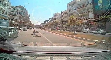 Otomobile arkadan çarpıp havada taklalar attılar: 1'i ağır 2 yaralı