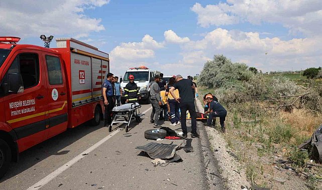 Otomobilin kağıt gibi savrulduğu kazada 4 kişi yaralandı