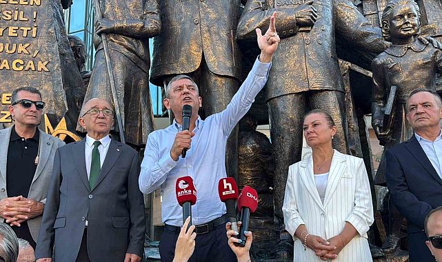 Özgür Özel'den 'dini değerleri aşağılayan' Deniz Göktaş'a destek