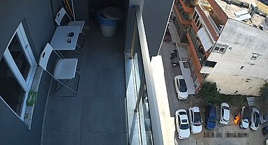 Park ettiği motosiklet alev topuna döndü, diğer araçlara sıçramaması için hayatını hiçe saydı