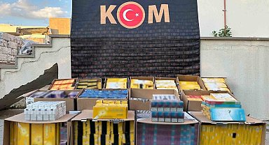 Polis durdurduğu tırda 13 bin 140 paket gümrük kaçağı sigara ele geçirdi