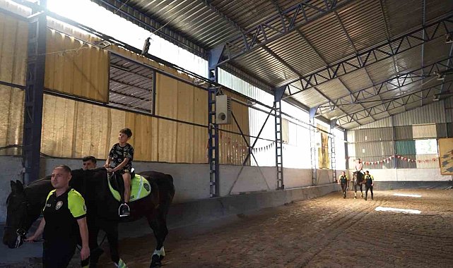 Polis Eşleri Derneği'nden şehit aileleri ve çocuklarına anlamlı etkinlik