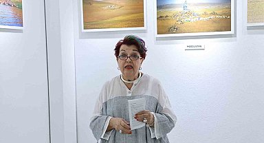 "Uzaklarda Bir Yerlerde" sergisi açıldı