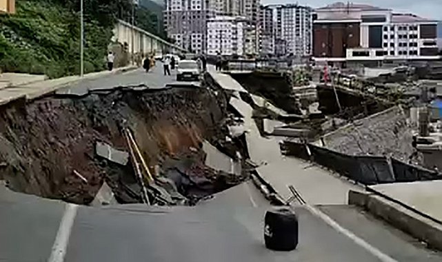 Rize'de yol çöktü, 2 bina tedbir amaçlı tahliye edildi