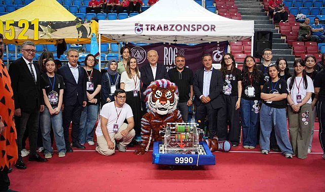 Robotlar spor salonunda yarıştı