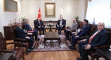 Rusya'nın Türkiye Büyükelçisi Vershinin, Diyanet İşlere Başkanı Arpaguş ile bir araya geldi