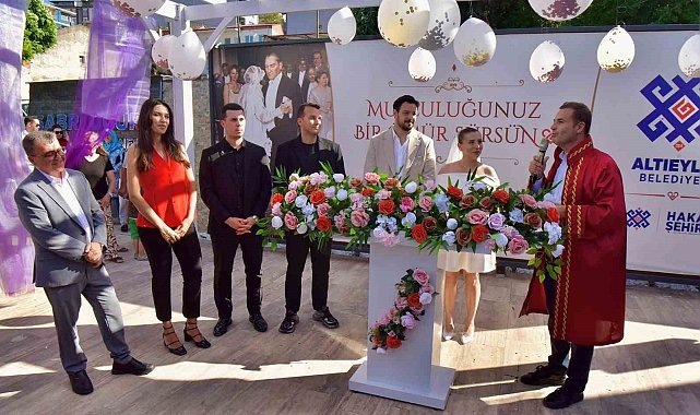 Sabri Uğur parkı açık hava nikah salonu hizmete açıldı