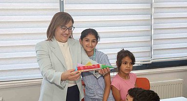 Şahin, Gaziantep Büyükşehir Belediyesi yaz okullarını ziyaret etti