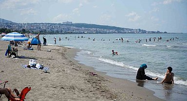 Samsun'da dalga ve rüzgar alarmı: 'Denize girmeyin' çağrısı