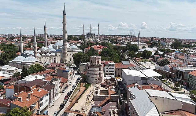 Sanat tarihçisi Prof. Dr. Beksaç: "Makedonya Kulesi hak ettiği bilgiye layık olması gereken bir yapı"