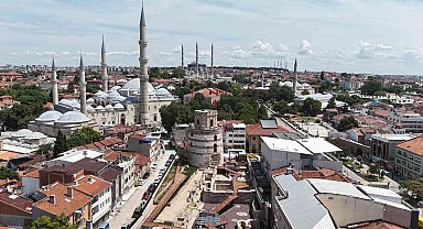 Sanat tarihçisi Prof. Dr. Beksaç: "Makedonya Kulesi hak ettiği bilgiye layık olması gereken bir yapı"