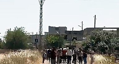 Şanlıurfa'da kaçak elektrik denetim ekibi taşlı saldırıya uğradı