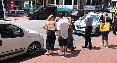 Scooterla dengesini kaybedip düşen sürücü yaralandı