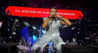 Sefo, festivalde müzikseverlere unutulmaz anlar yaşattı