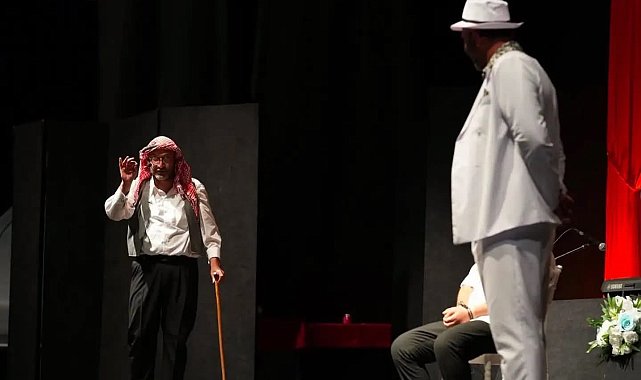 Şehir Tiyatrosu "Hançer Havası" Akçaabatlı sanatseverlerle buluştu