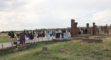 Selçuklu Meydan Mezarlığı'nda yaz yoğunluğu başladı