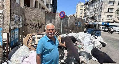 Seyhan'da çöp konteynerleri taştı, cadde ve sokaklar çöple doldu