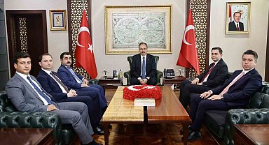 Siirt'te göreve başlayan mülki idare amirleri Vali Kızılkaya ile bir araya geldi