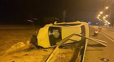 Siirt'te hafif ticari araç takla attı, sürücü kazayı yara almadan atlattı