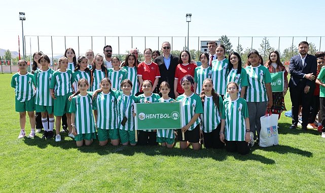 Sivas Belediyesi tarafından düzenlenen Yaz Spor Okulları açıldı