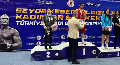 Sivaslı boksör Ecrin'den Türkiye ikinciliği