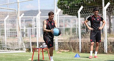 Sivasspor, çift idmanla yeni sezona hazırlanıyor
