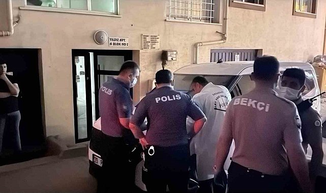 Sokağı saran ağır koku acı gerçeği ortaya çıkardı: Yaşlı adam evinde ölü bulundu