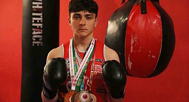 Sokaktan geçerken gördüğü spor salonu hayatını değiştirdi: Şimdi dünya şampiyonluğu peşinde