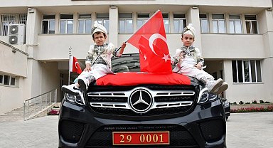 Sünnet çocukları valinin makam aracıyla şehir turu attı