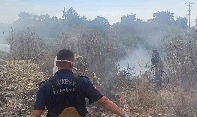 Susurluk'ta çıkan yangında 1 ton saman kullanılamaz hale geldi