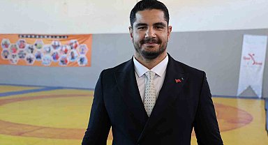 Taha Akgül'den Sivas'taki TOHM'a tam not