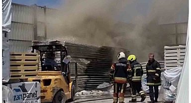 Tarsus'ta depo yangını