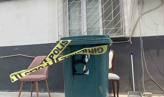 Tartıştığı eşinin başına çekiçle vurup boğazından bıçakladı