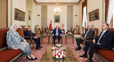 TBMM Başkanı Kurtulmuş'tan AK Parti'ye ziyaret