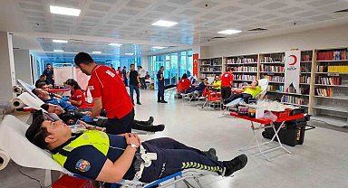 Tekirdağ'da polis ve jandarmadan örnek dayanışma: Kızılay'a kan bağışı