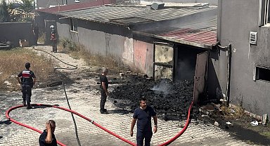 Tekstil fabrikasının atık deposunda yangın