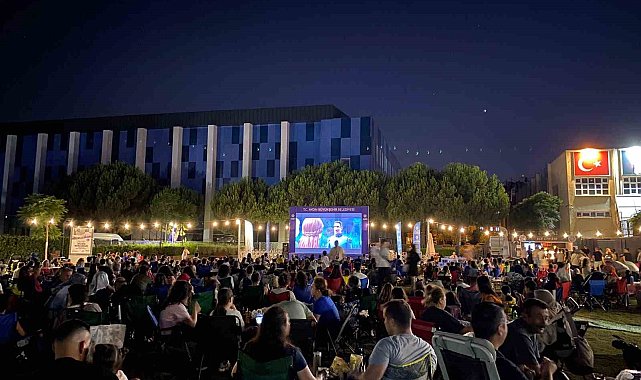 Tekstil Park ve Mimar Sinan Park'ta açık hava sineması keyfi
