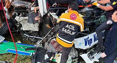 TEM'de yolcu otobüsü ortalığı savaş alanına çevirdi: 15 yaralı
