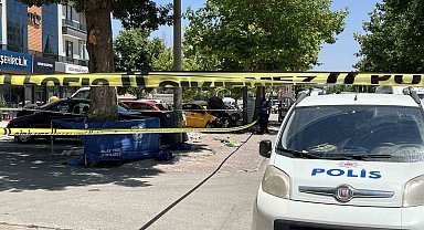 Ticari taksinin çarptığı anne ile kızı hayatını kaybetti