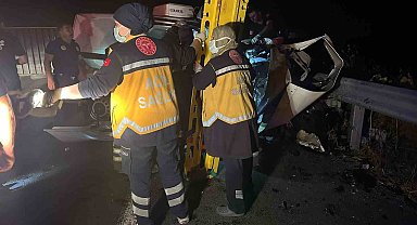 Tırdan ayrılan dorse zincirleme kazaya sebep oldu: 3 ölü