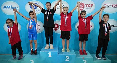 Tokatlı minik güreşçiler, Türkiye Şampiyonası'ndan 5 madalyayla döndü