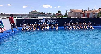 Tomarza'da Yaz Spor Okulları'nda yüzme heyecanı devam ediyor