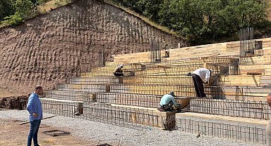Tosya'da inşa edilen güreş sahası ile düğün salonunda çalışmalar sürüyor
