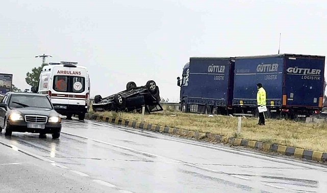 Tosya'da otomobil takla attı: 2 yaralı
