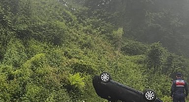 Trabzon'da otomobil uçuruma yuvarlandı: 2 Yaralı
