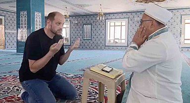 Türk bayraklı nişanın ardından Alman damat Müslüman oldu