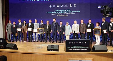 Türkiye Sıfır Atık Çalıştayı Sonuç Konferansı'nda Kayseri Büyükşehir'e teşekkür plaketi