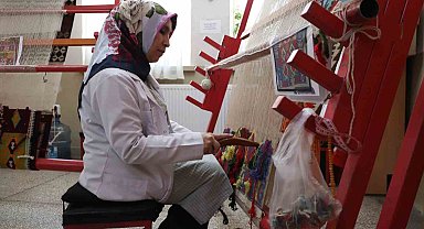 Türkmen gelinlerinin sessiz çığlığı bu kilimlerde yaşıyor