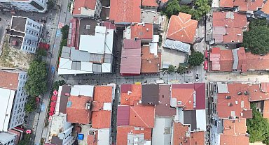 Uşak'ta Kurtuluş ve Yeşil Karaağaç mahallelerinde zemin taşları yenileniyor