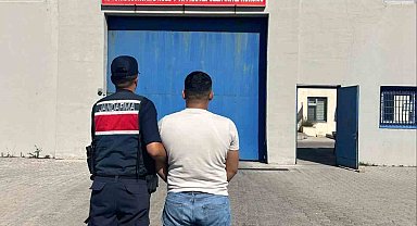 Uyuşturucu ticareti suçundan aranan şahsı jandarma yakaladı